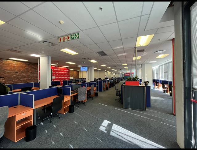 5,141M² OFFICE TO LET IN WOODSTOCK